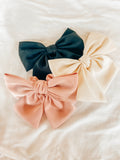 Dainty Daphne Bows