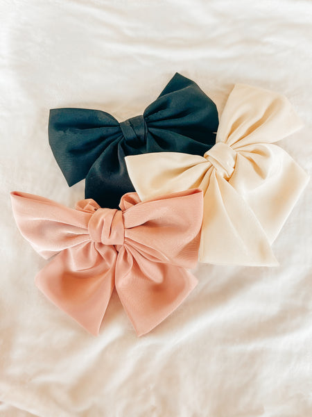 Dainty Daphne Bows