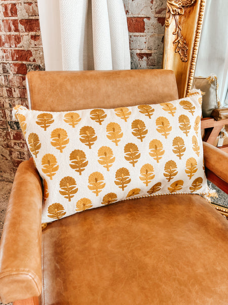 Leaf Detailed Pillow