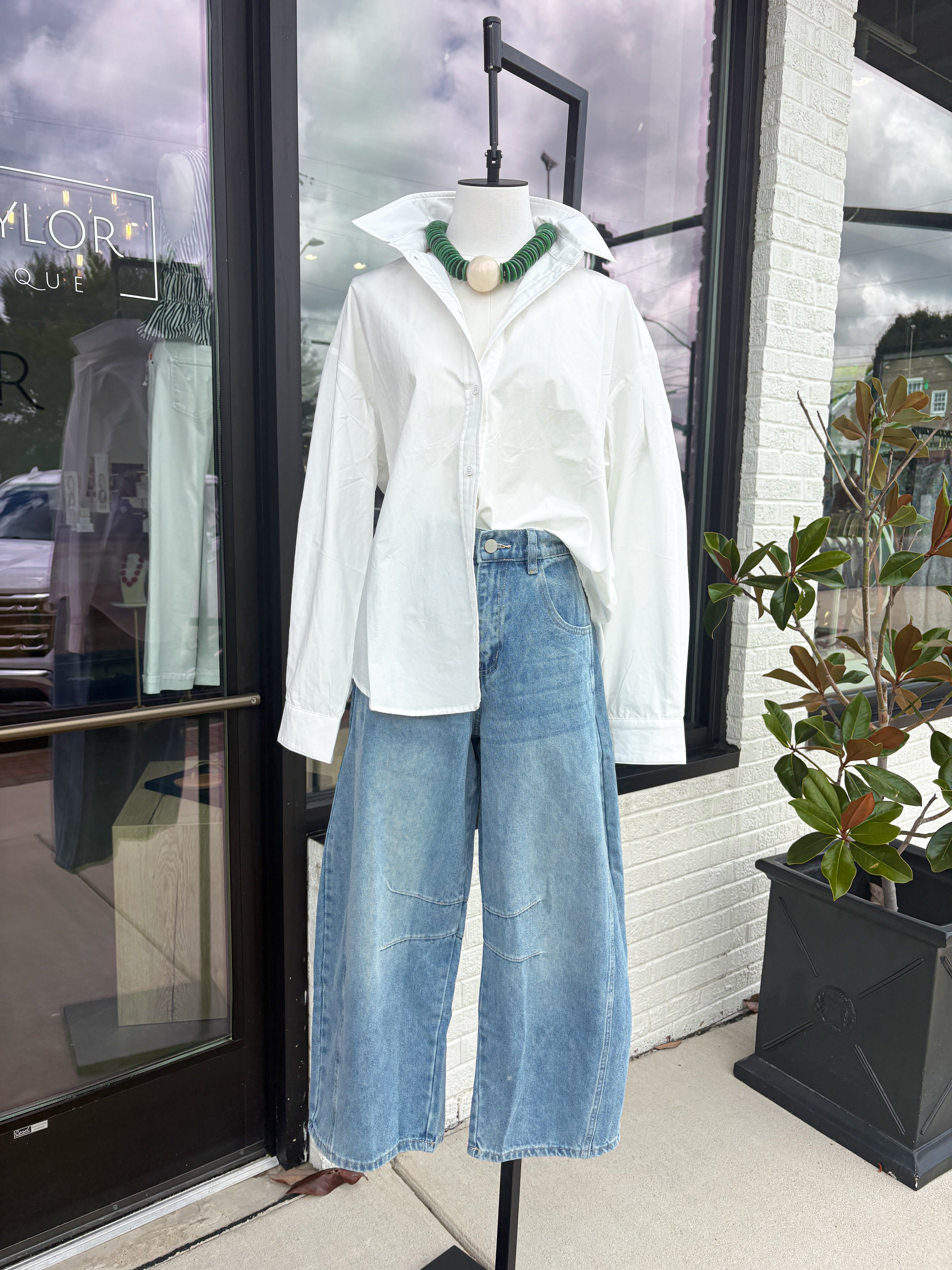 Walking On Barrel Jeans